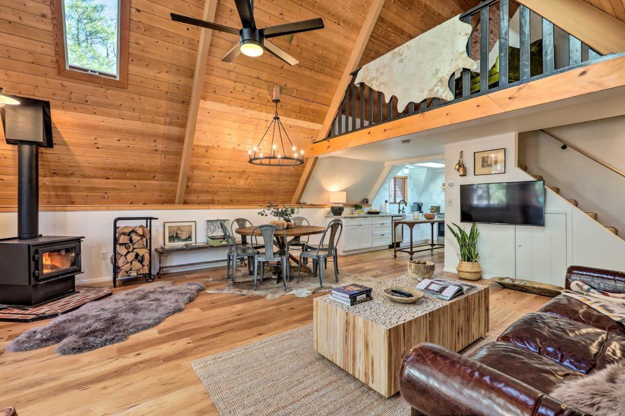 Modern Munds Park Cabin With Deck Hike, Bike And Ski! Zewnętrze zdjęcie